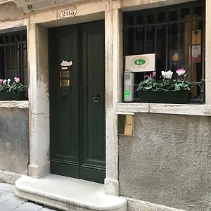 https://le-due-corone.hotelslidodijesolo.com