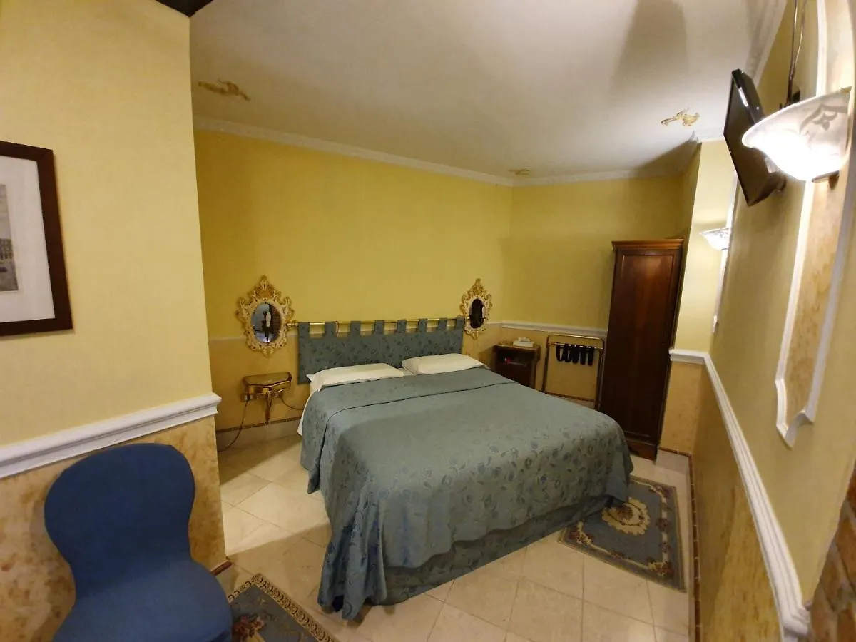 Casa Fenice Venecia 2*,  Italia